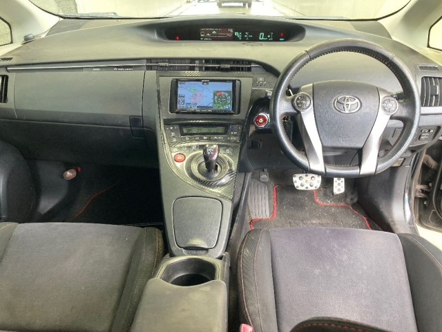 TOYOTA PRIUS 2013