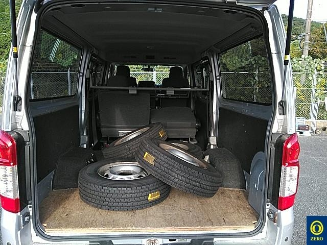 NISSAN CARAVAN VAN 2017