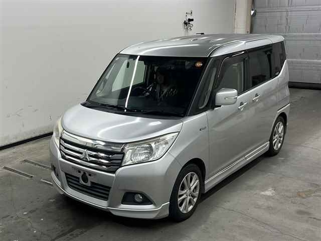 MITSUBISHI DELICA D2 2016
