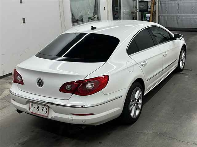 VOLKSWAGEN PASSAT 2009