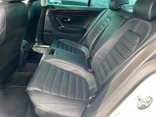 VOLKSWAGEN PASSAT 2009