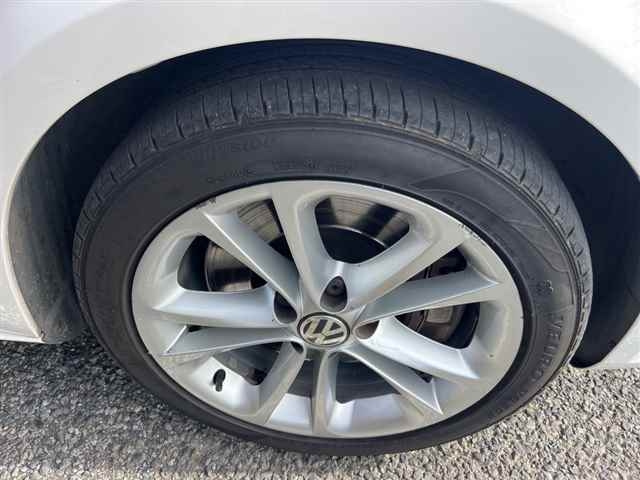 VOLKSWAGEN PASSAT 2009