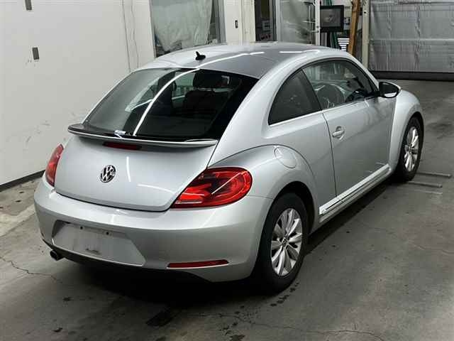 VOLKSWAGEN THE BEETLE 2012