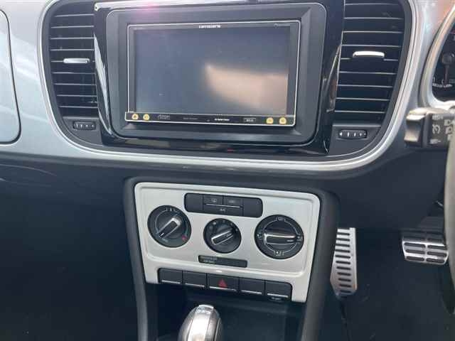 VOLKSWAGEN THE BEETLE 2012