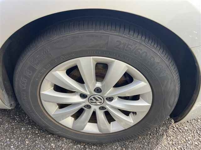 VOLKSWAGEN THE BEETLE 2012