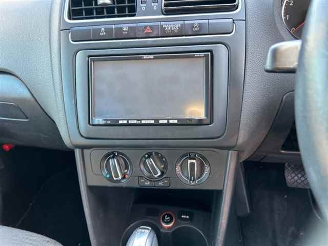 VOLKSWAGEN POLO 2012