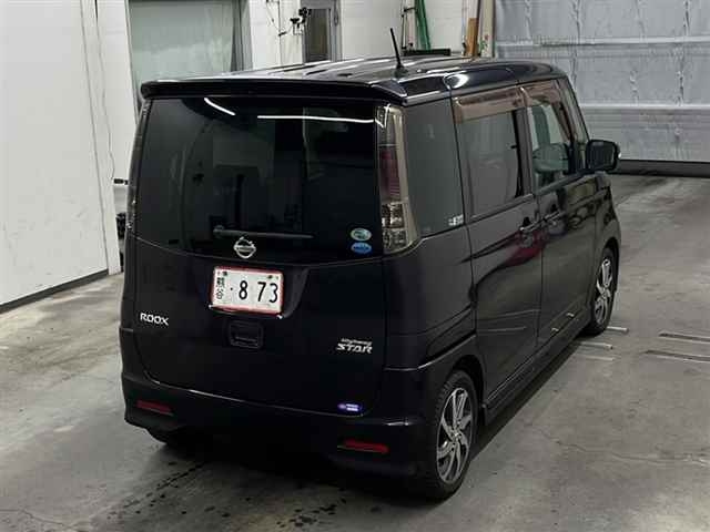 NISSAN ROOX 2011