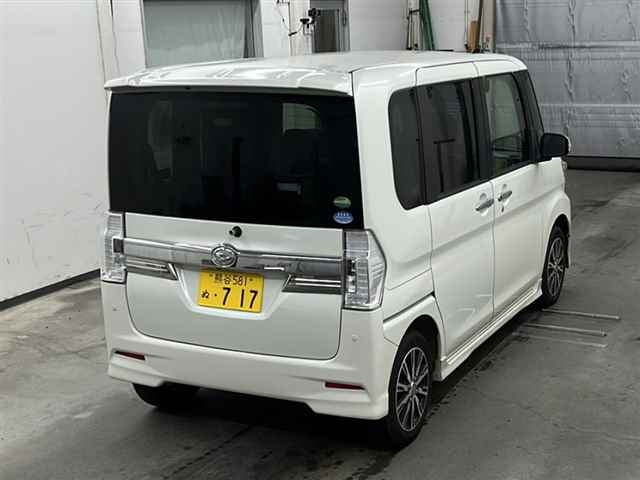 DAIHATSU TANTO 2015