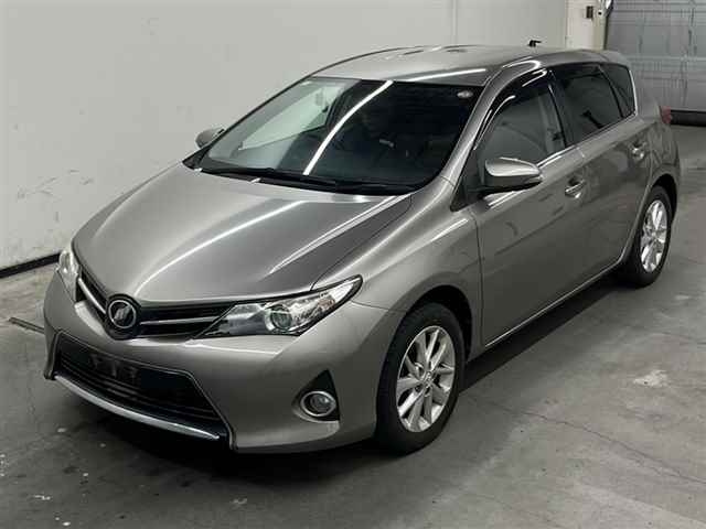 TOYOTA AURIS 2012