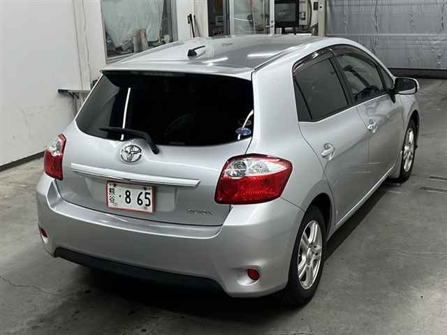 TOYOTA AURIS 2011