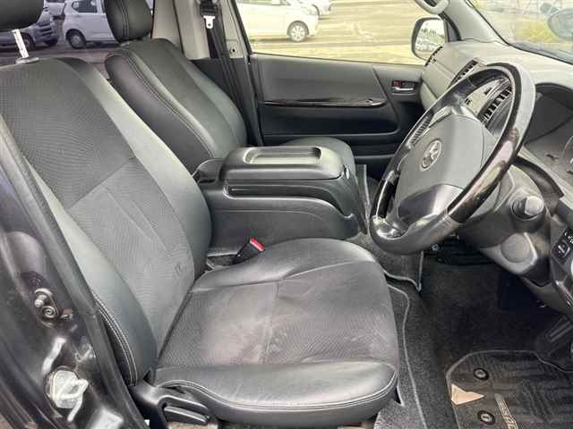 TOYOTA REGIUS ACE VAN 2017