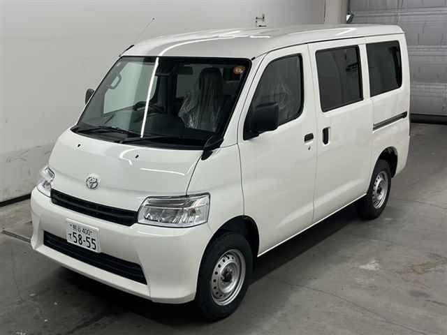 TOYOTA TOWN ACE VAN 2025