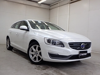 VOLVO V60 2015