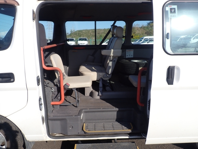 NISSAN CARAVAN VAN 2011