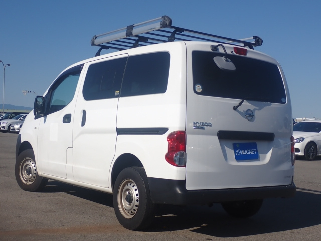 NISSAN NV200 2020