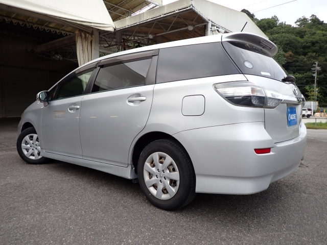 TOYOTA WISH 2017
