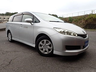 TOYOTA WISH 2017
