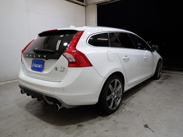 VOLVO V60 2013