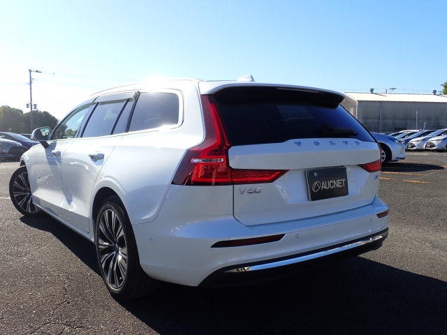 VOLVO V60 2022