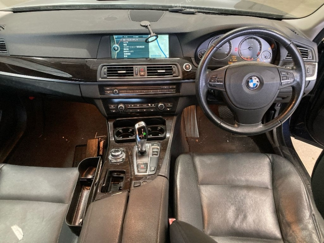 BMW 5 SERIES 2011