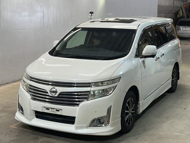 NISSAN ELGRAND 2011