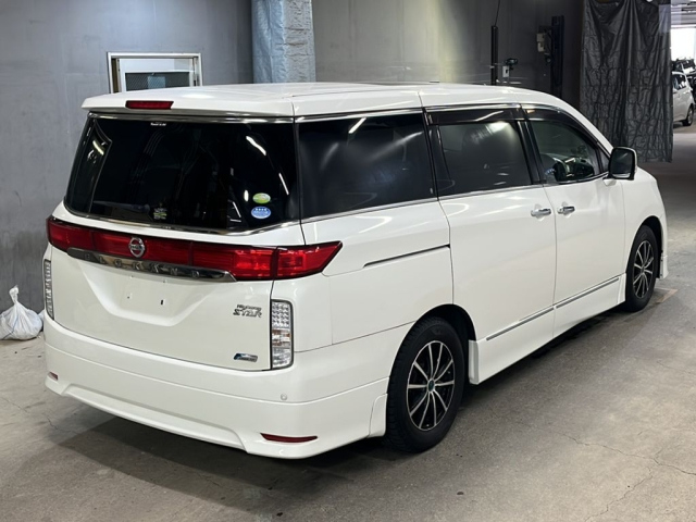 NISSAN ELGRAND 2011