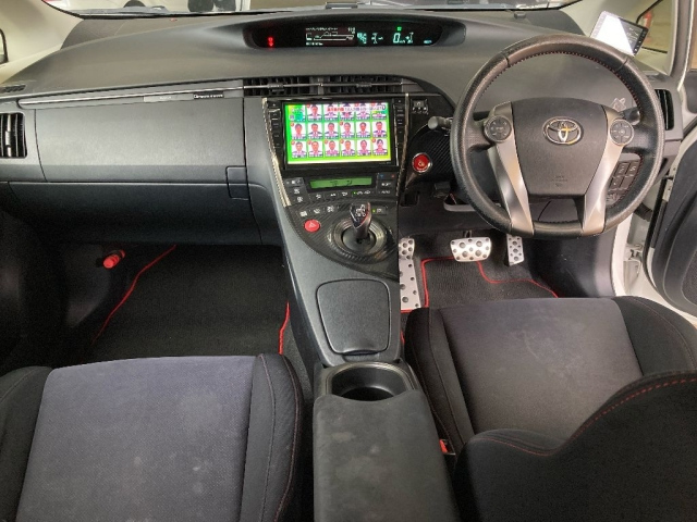 TOYOTA PRIUS 2014