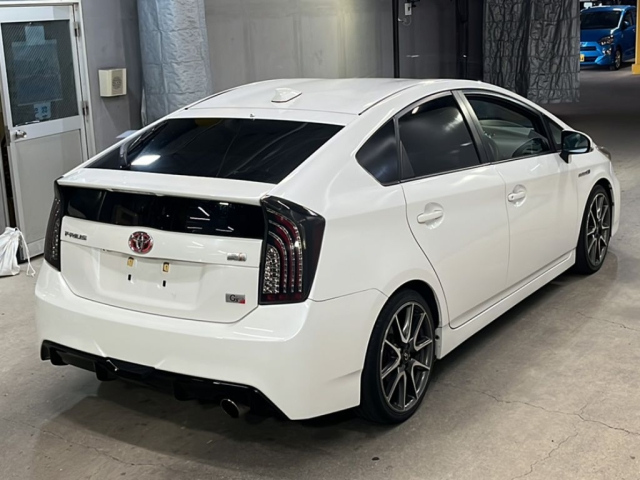 TOYOTA PRIUS 2014