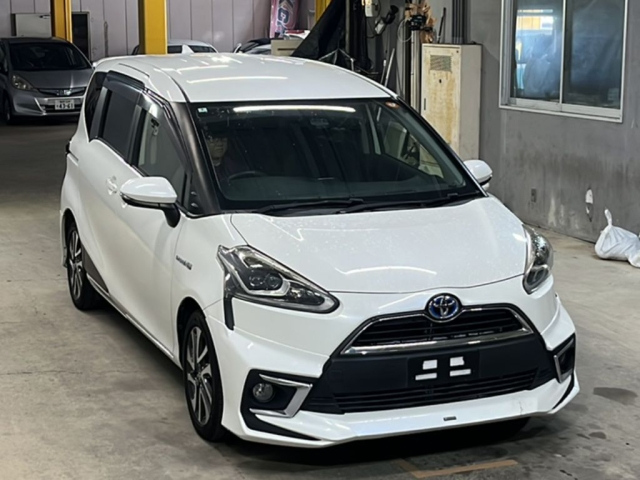 TOYOTA SIENTA 2016