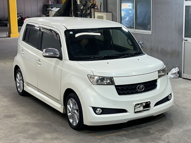 TOYOTA BB 2010
