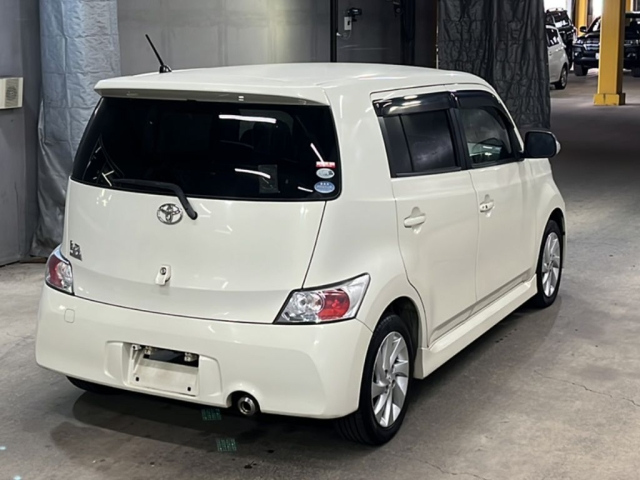 TOYOTA BB 2010