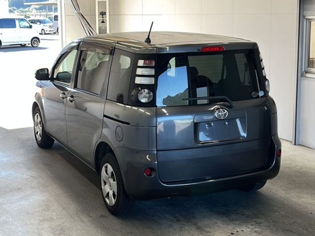TOYOTA SIENTA 2010