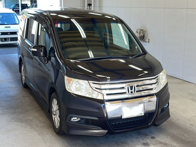 HONDA STEP WAGON 2011