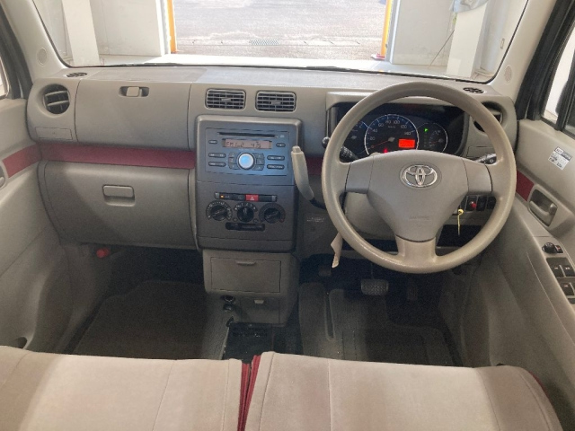 TOYOTA PIXIS SPACE 2012