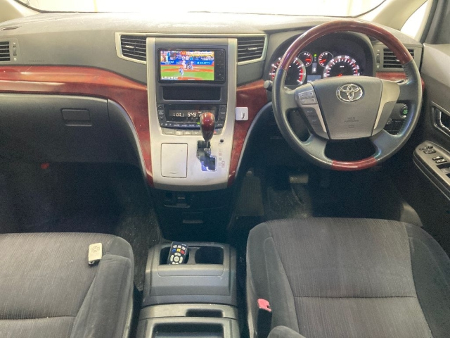 TOYOTA VELLFIRE 2009