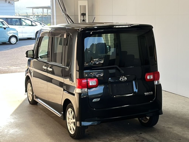 DAIHATSU TANTO 2012