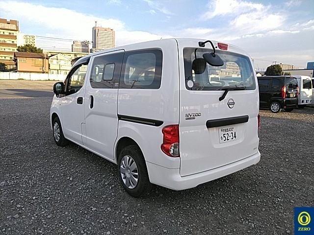 NISSAN NV200 2021