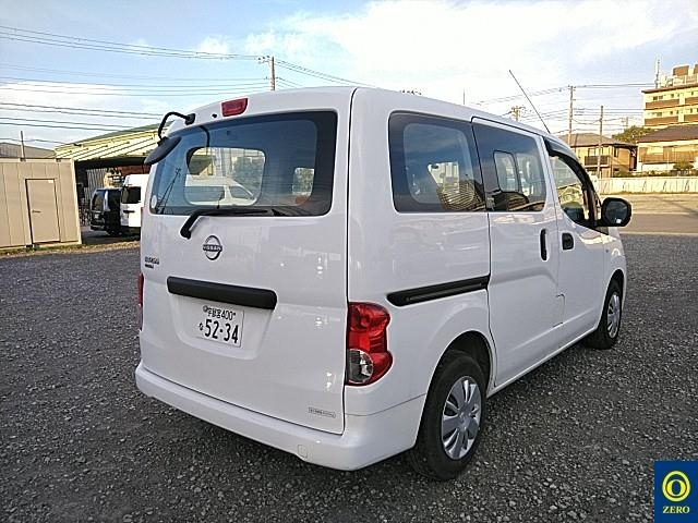 NISSAN NV200 2021