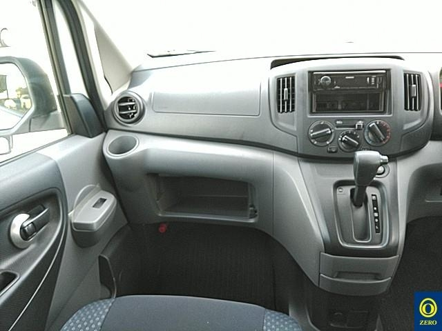 NISSAN NV200 2021