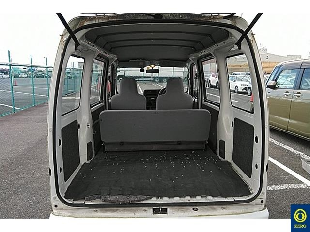 DAIHATSU HIJET VAN 2011