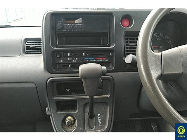 DAIHATSU HIJET VAN 2011