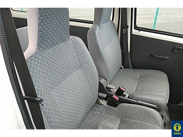 DAIHATSU HIJET VAN 2011