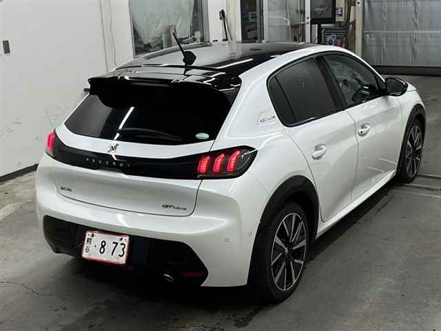 PEUGEOT 208 2020