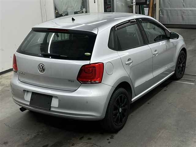 VOLKSWAGEN POLO 2014