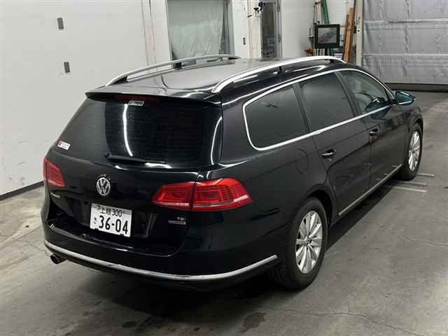 VOLKSWAGEN PASSAT VARIANT 2011