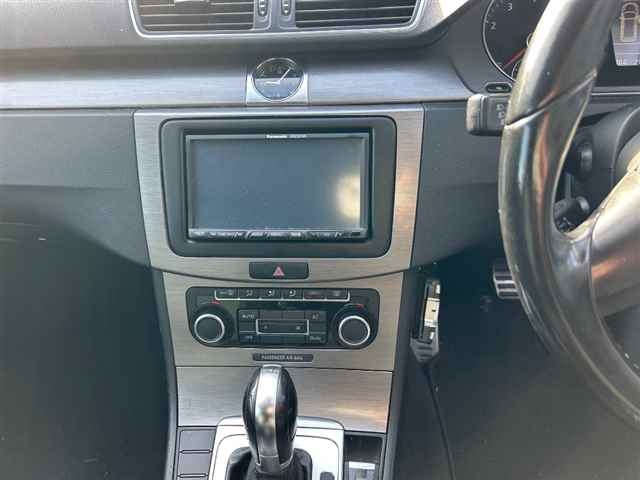 VOLKSWAGEN PASSAT VARIANT 2011