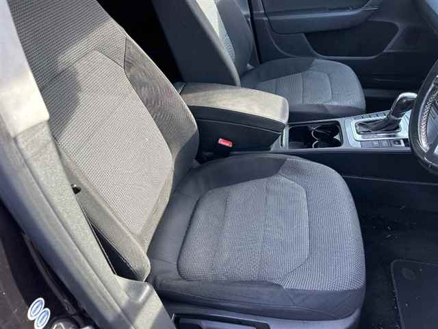 VOLKSWAGEN PASSAT VARIANT 2011