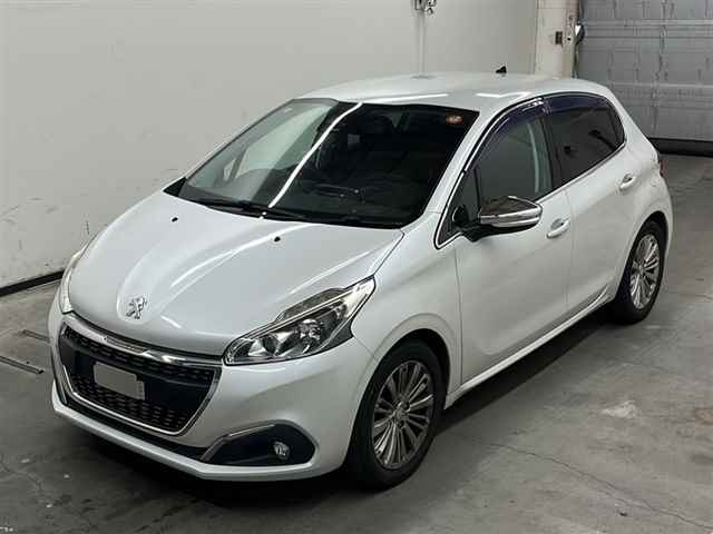 PEUGEOT 208 2018