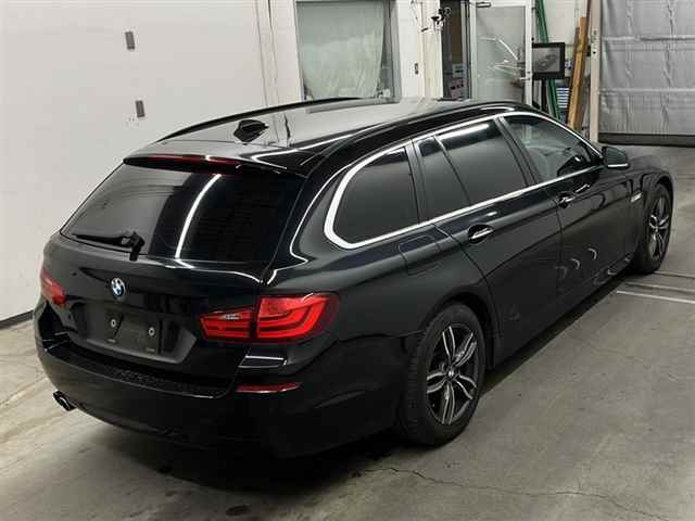 BMW 5 SERIES 2011