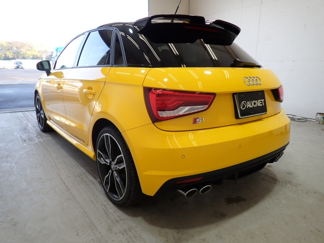 AUDI S1 2016
